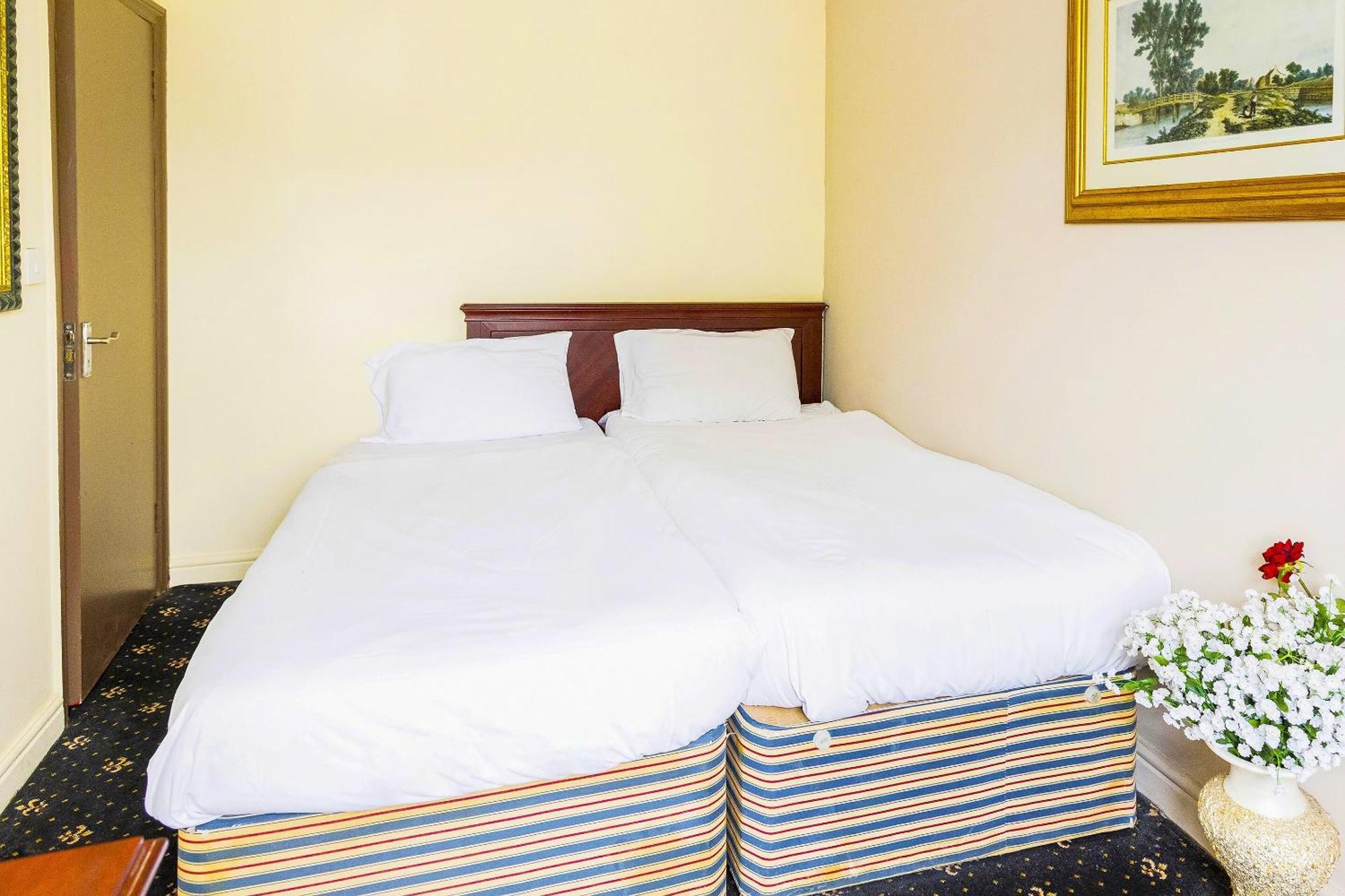 Hotel Old Oak Tree 2*