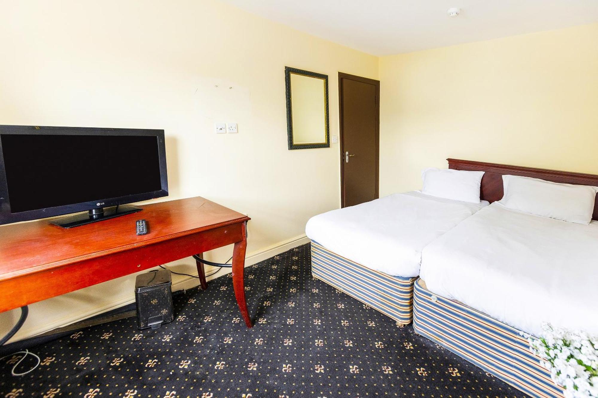 Old Oak Tree Inn 2*